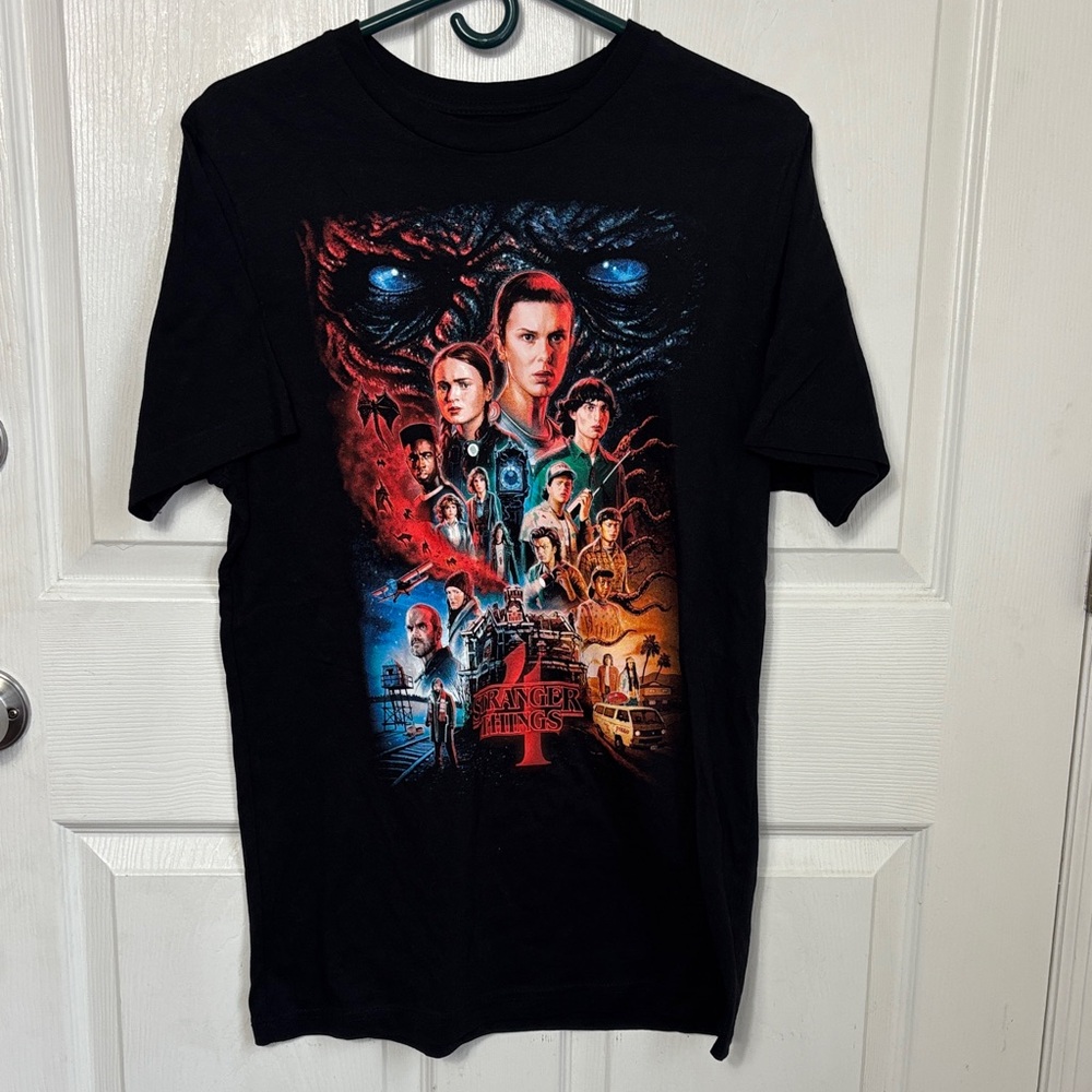 STRANGER THINGS Pop Up NYC Season 4 Black Graphic TShirt Size M